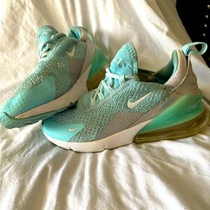 aqua green Nike 270’s Womens size 8 shoes